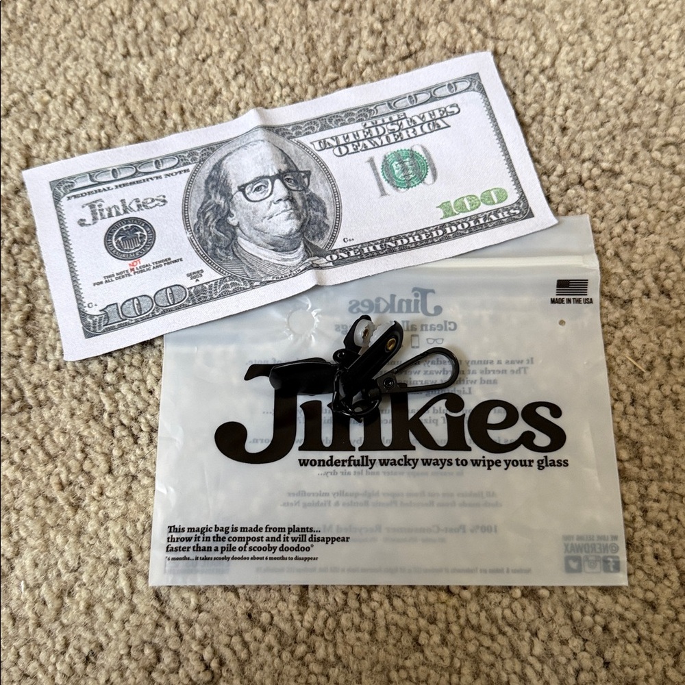 Jinkies - wonderfully wacky ways to wipe your glasses - 100 Dollar Bill & Holder